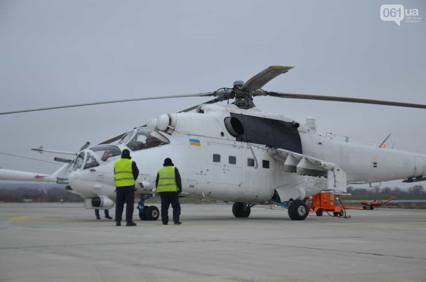 Udarnyj-gelikopter-Mi-24-na-vyprobuvalnomu-majdanchyku-AT-Motor-Sich