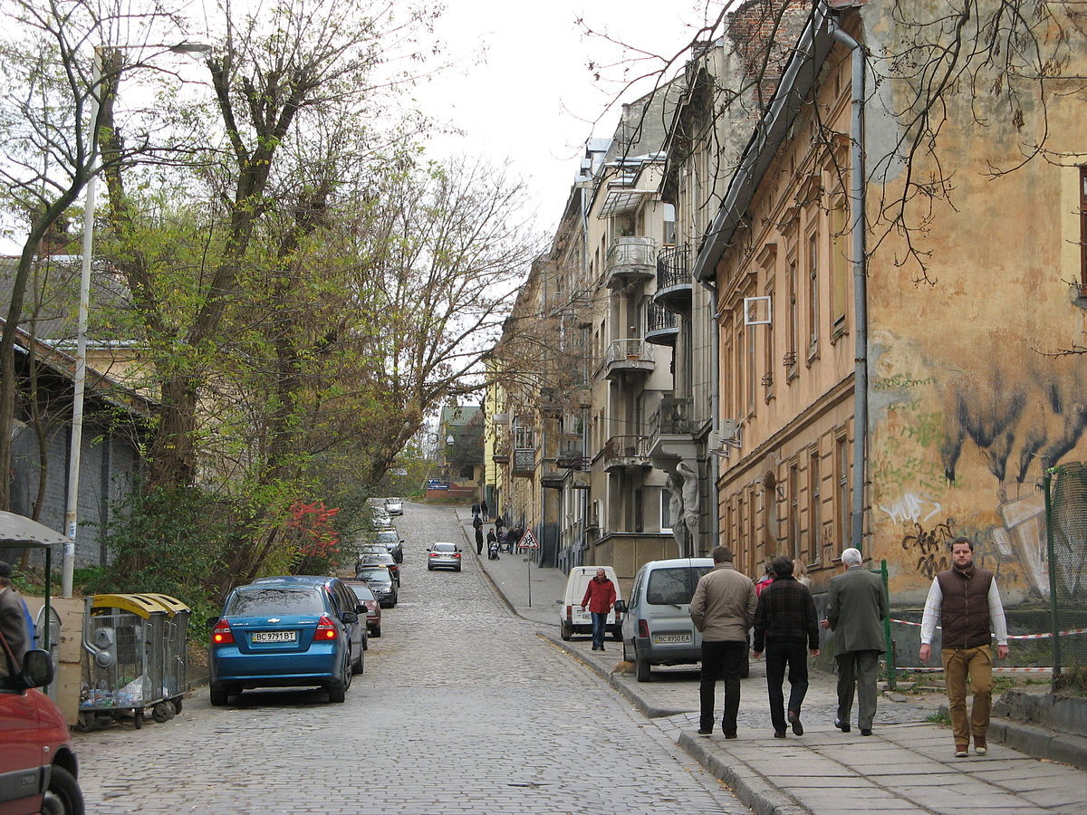 Hrabovskoho_Street,_Lviv_(02)