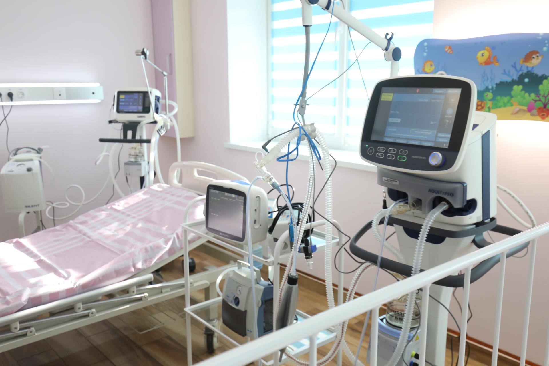 Больница во Львове. Инфекционная детская больница во Львове. Показать фото детских коек за 2 года.