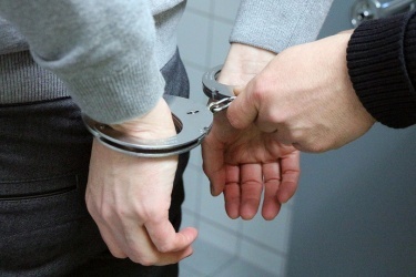 handcuffs-2102488_960_720