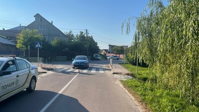 Біля Львова водійка Renault збила велосипедиста (ФОТО)