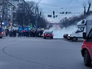 У Києві стався вибух автомобіля, — є постраждалі (ФОТО, ВІДЕО)