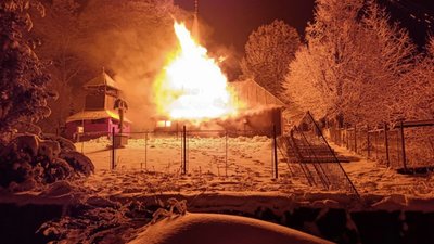 На Закарпатті у ніч на Водохреща згоріла дерев’яна церква XVII століття