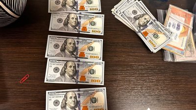 ДБР викрило керівника Центральної держустанови України на системному вимаганні грошей з підлеглих (ФОТО)