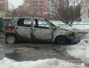 "Гаряча" ніч: зловмисники примудрилися спалити одразу шість автомобілів (фото)