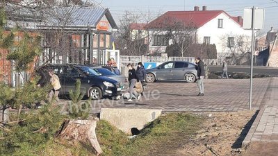 У місті на Львівщині водій автомобіля збив двох людей