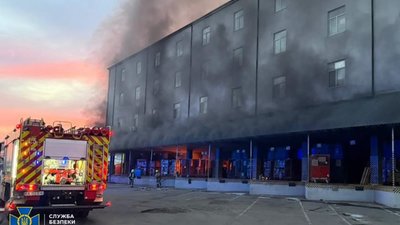 СБУ та поліція затримали організатора вибуху у поштовому терміналі Києва