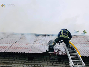 На Львівщині горіла будівля (фото)