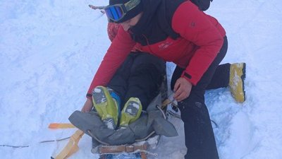 На Львівщині рятувальники допомогли туристці, яка травмувалась під час катання на лижах