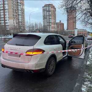 У столиці нетверезий водій на «Porsche» влаштував стрілянину (ФОТО)