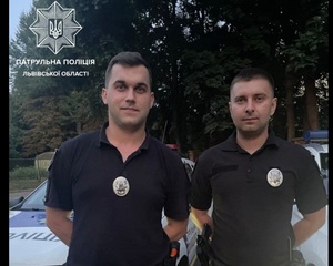 У Львові поліцейські повернули додому 4-річну дівчинку (фото)