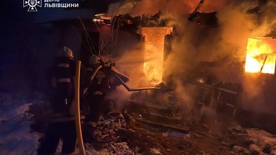 Житель Львівщини під час пожежі згорів у власному будинку (ФОТО)