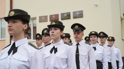 У львівському Ліцеї імені Героїв Крут вперше завершили навчання дівчата