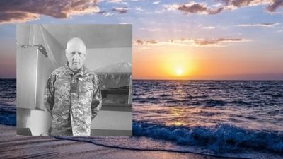 Над Чорним морем розвіяли прах українського вікінга, бійця полку «Азов», трускавчанина Андрія Нароєнка