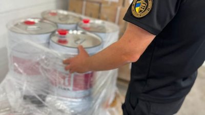 На Львівській митниці затримали вантаж із речовинами для синтезу наркотичних засобів