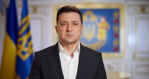 Володимир Зеленський відреагував на «евакуацію» та виліт дипломатів, депутатів та олігархів з України