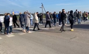 У Львові обурені люди перекрили дорогу (відео)