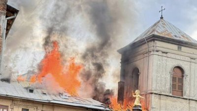 У Львові через російську атаку пошкоджено Ансамбль Бернардинського монастиря