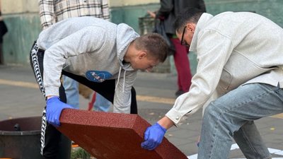 У Львові тестують новий пандус для людей на кріслах колісних