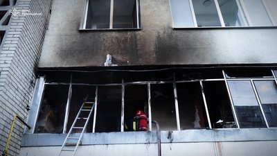 У Львові рятувальники ліквідували пожежу в багатоповерхівці