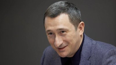 Шмигаль прокоментував виїзд міністра Чернишова за кордон на тлі корупційного скандалу