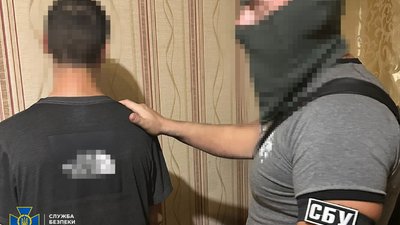 У Дніпрі студент облаштував в орендованій квартирі лабораторію для виготовлення вибухівки (ФОТО)