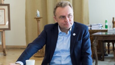 Міський голова Львова прокоментував рішення Кабміну про початок навчального року 2 вересня: здоровий глузд програв