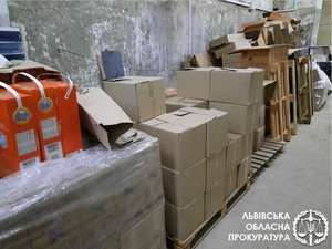 На Львівщині за підробку миючих засобів перед судом постане організована група з міжрегіональними зв’язками (фото)