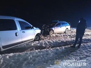 На Львівщині на мості зіткнулись автомобілі (ФОТО)