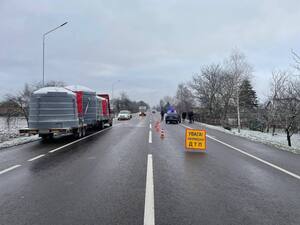 На Тернопільщині 6-річна дівчинка потрапила під колеса автомобіля (ФОТО)