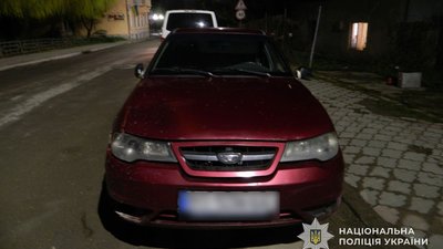 На Тернопільщині військовослужбовець у СЗЧ викрав автомобіль