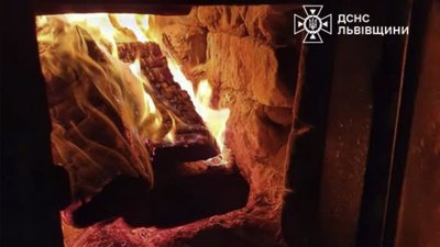 Батько з дитиною отримали важкі опіки, розпалюючи піч газовим балончиком