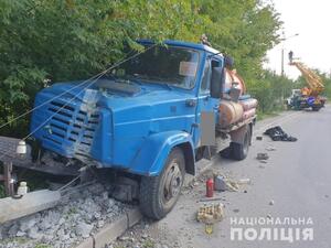 У Рівному водій помер за кермом вантажівки (фото)