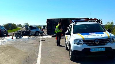 Внаслідок зіткнення двох автомобілів «Mercedes» загинув водій з Франківщини, водій зі Львова у реанімації (ФОТО)