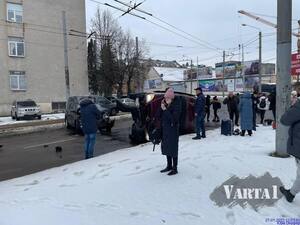 У Львові масштабна ДТП: потрапив і поліцейський автомобіль (ФОТО)