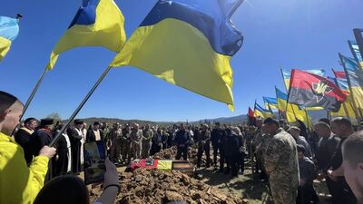 Львівщина попрощалася з 19-річним Героєм (ФОТО)