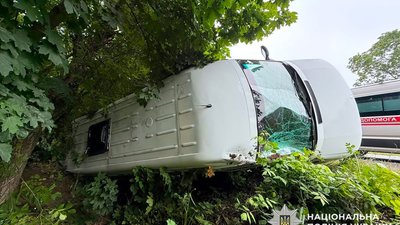 На Хмельниччині у ДТП перекинувся пасажирський автобус