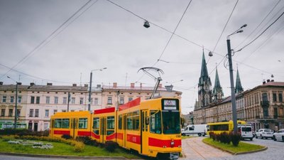 У Львові проходить тестування перший базельландський трамвай