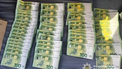 Правоохоронці затримали двох грабіжників, які вкрали у жінки понад 5 тисяч євро