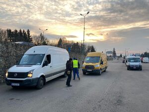 Прикордонники роз’яснили умови виїзду за кордон чоловіків, які постійно проживають за межами України