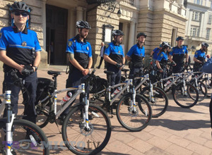 У центрі Львова впавши із велосипеда травмувалася поліцейська