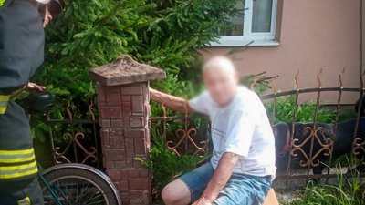 На Львівщині пенсіонер пробив плече огорожею