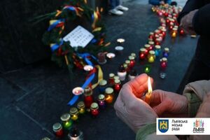 У Львові вшанували 85-ті роковини Голодомору в Україні (фото, відео)