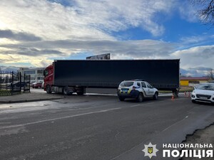 На Львівщині водій вантажівки збив велосипедистку (ФОТО)