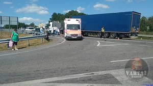 Аварія на кільцевій дорозі Львова: пом’ята автівка, є постраждалі (фото)