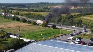 В Давидові посеред дороги загорілася вантажівка (ВІДЕО)