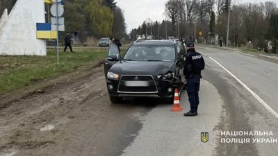 На Львівщині водій автомобіля збив 10-річного хлопця