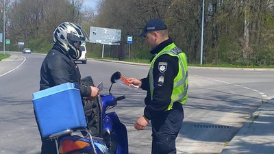 На Львівщині поліцейські серйозно взялися за мотоциклістів та самокатчиків (ФОТО)