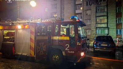 У Львові проводилася евакуація мешканців з будинку, де виникла пожежа в ліфтовій шахті (ФОТО)