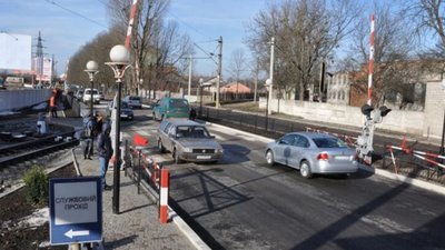 У Львові ремонтуватимуть залізничний переїзд: актуальна схема об’їзду